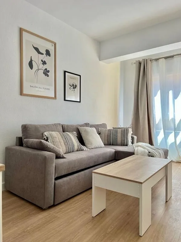 Séjour - Furnished Flat with Balcony in De Lepanto