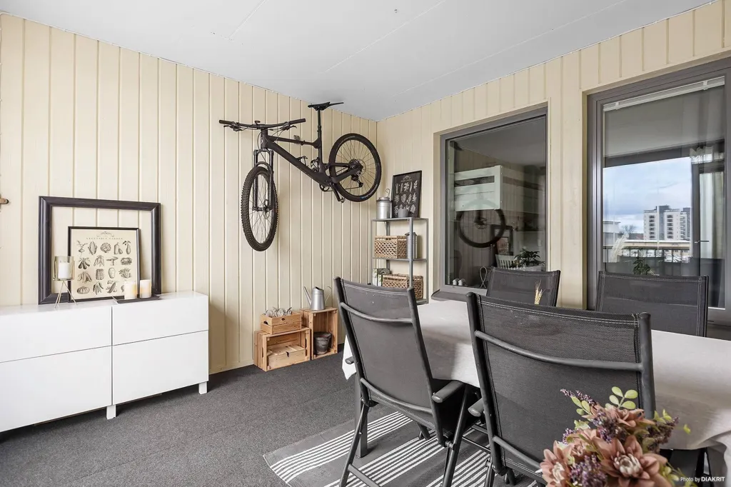 Dining Room - Modern Apartment with Balconies in Örebro