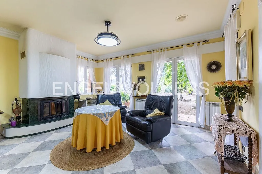 Elutuba - Equestrian Estate with Pool in Enguera