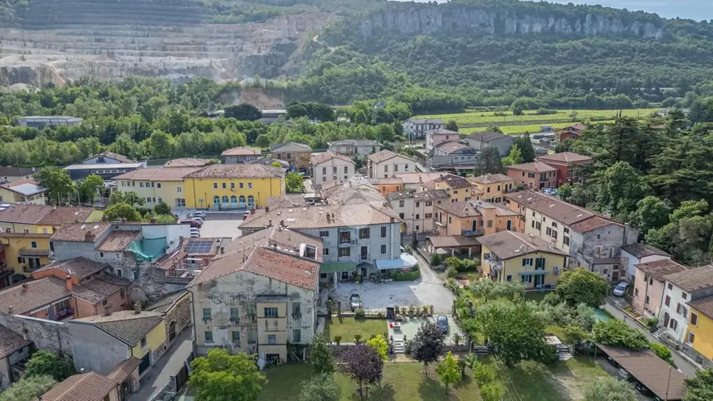 Vista aerea - 4-Bedroom Apartment with Terrace in Dolcè