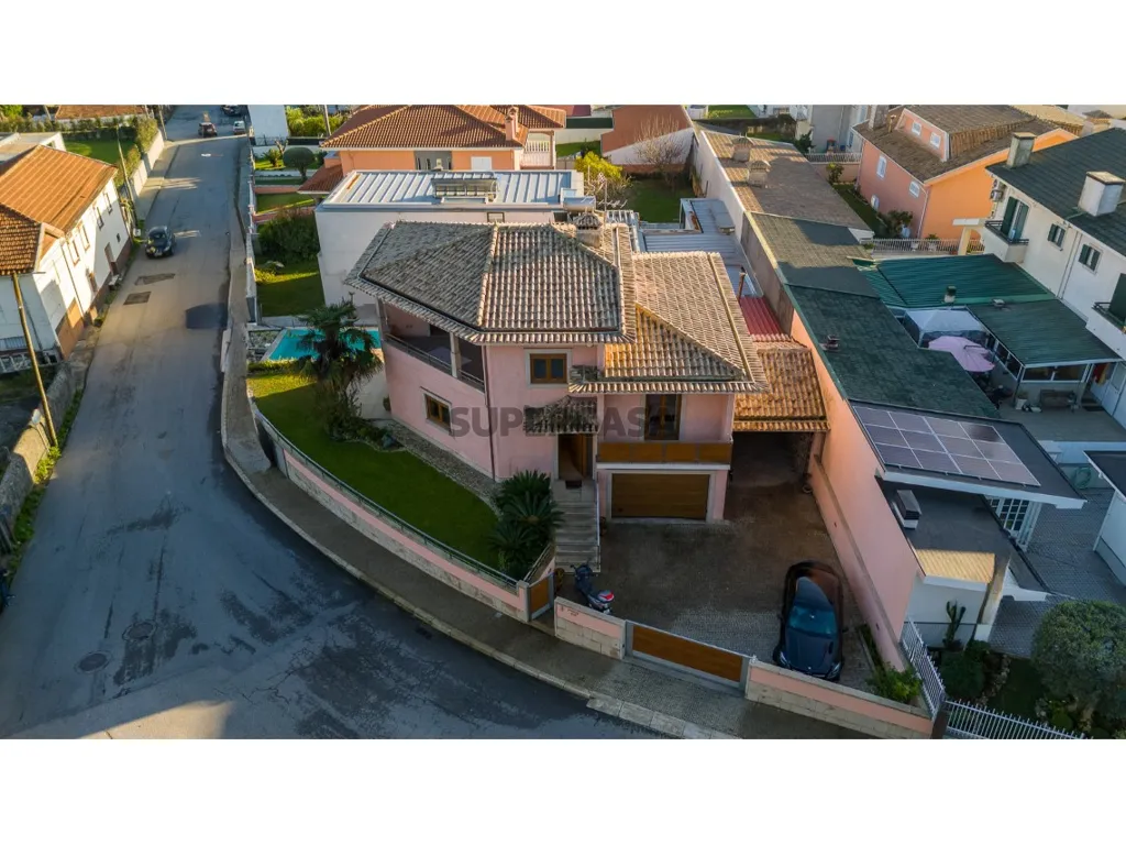 Õhuvaade - Detached House with Pool in Fiães