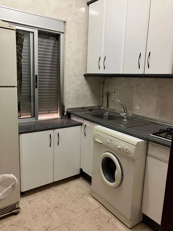 Cuisine - 3-Bedroom Flat with Terrace in Monumental City