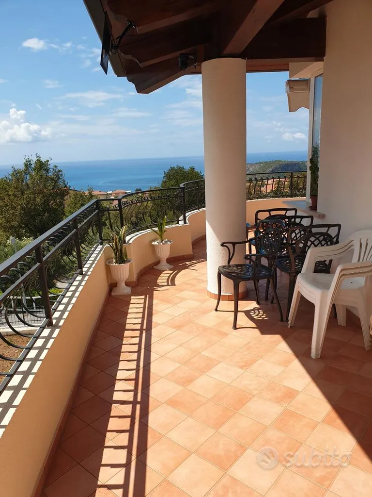 Terrazza - New Terraced House with Garden in Foresta