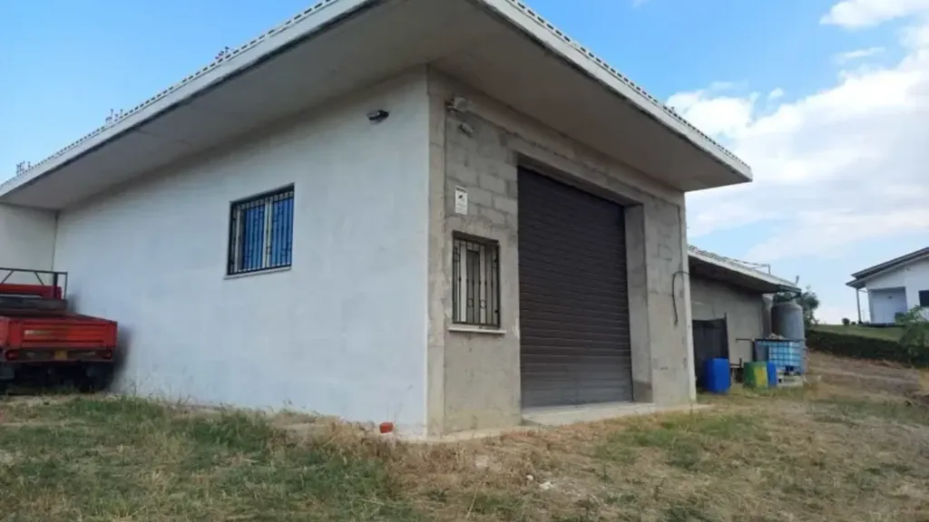 Välivaade - Warehouse with Workshop in Lanciano