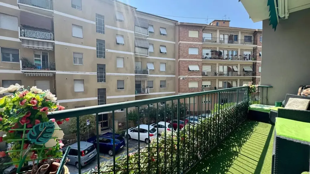 Balcon - Rearranged Apartment with Balcony in Ancona
