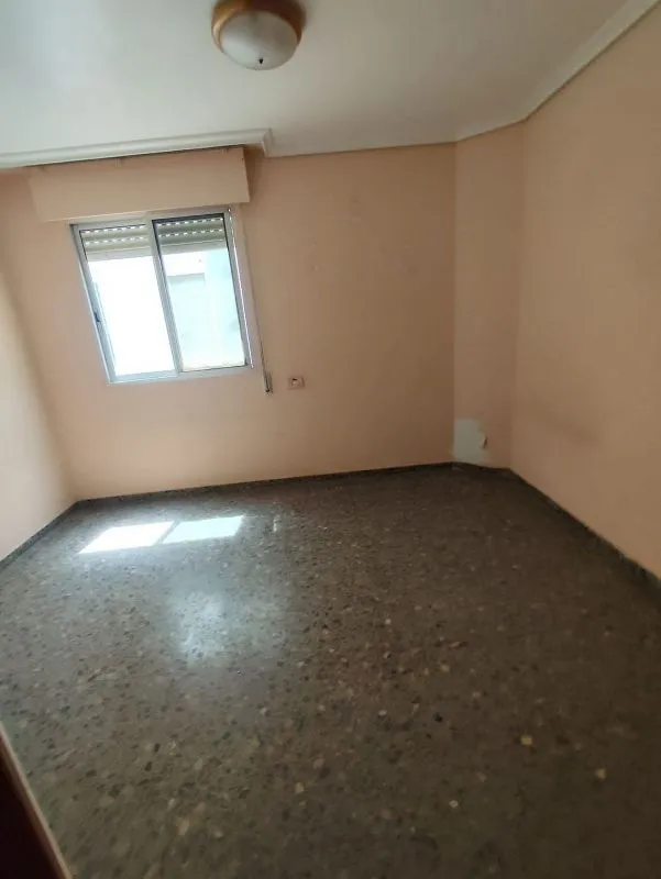 Pièces - Apartment with Large Windows in Nules