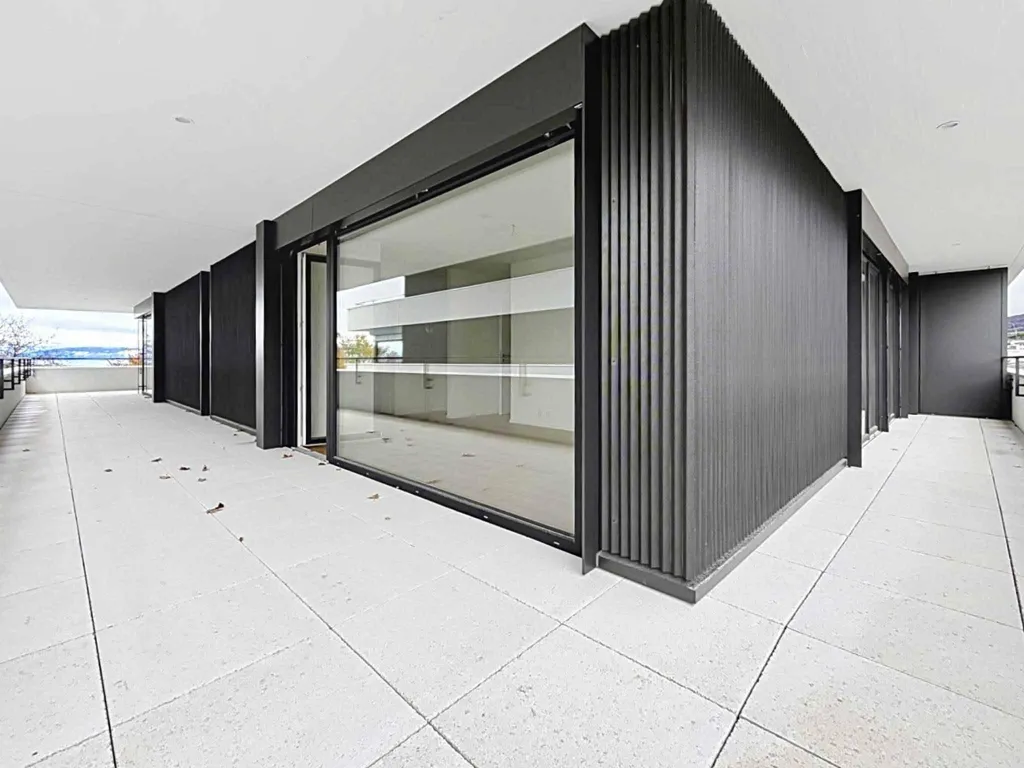 Balcon - 4.5-Piece Apartment with Lake View in D2 Building
