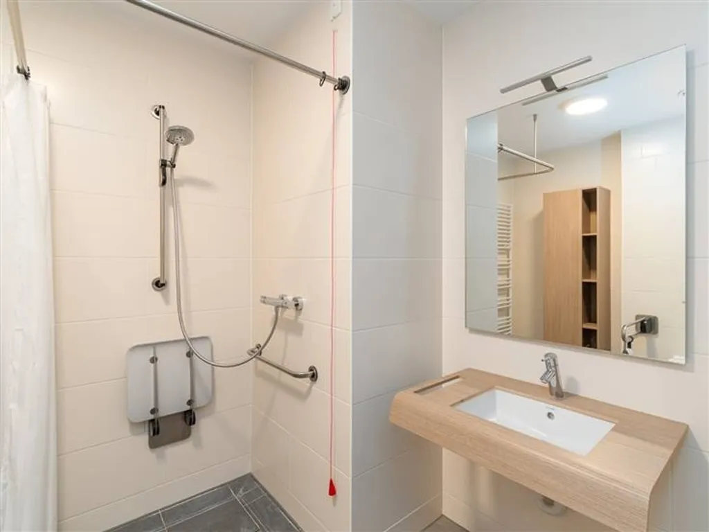 Vannitoad - Service Flat with Central Green Location in Brasschaat