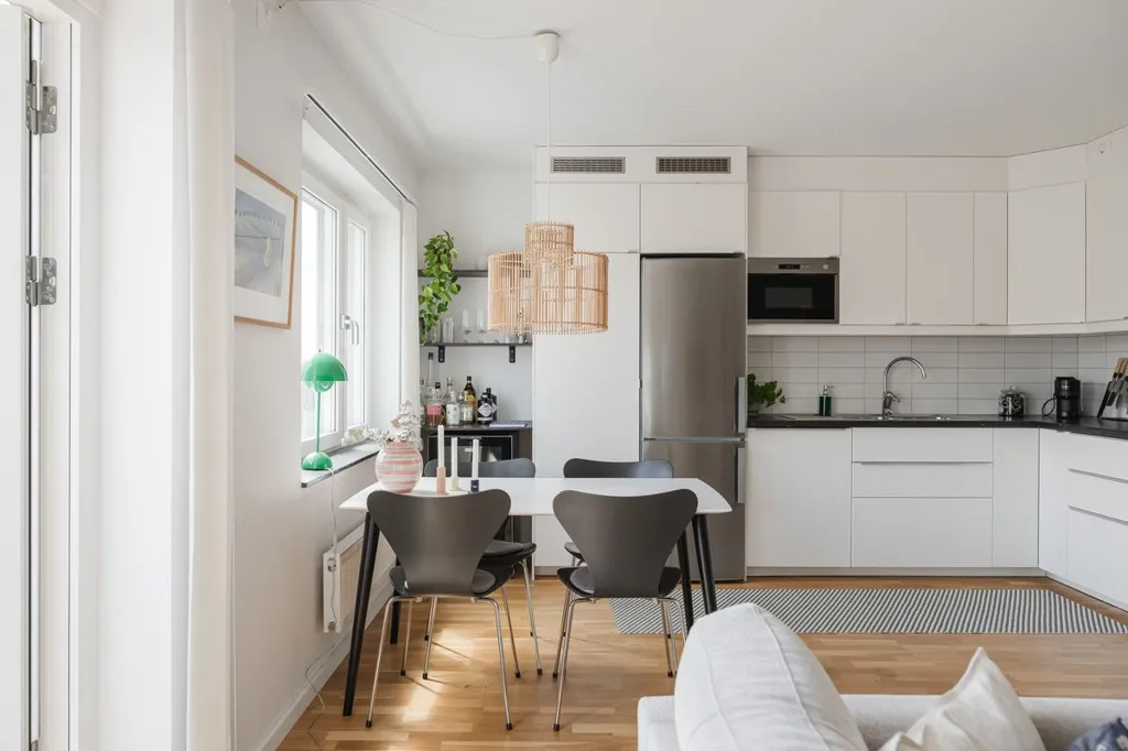 Kitchen - Apartment with South-Facing Balcony in Västra Hamnen