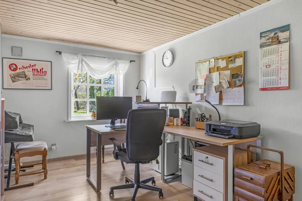 Bureau - Villa with Central Location in Skærbæk