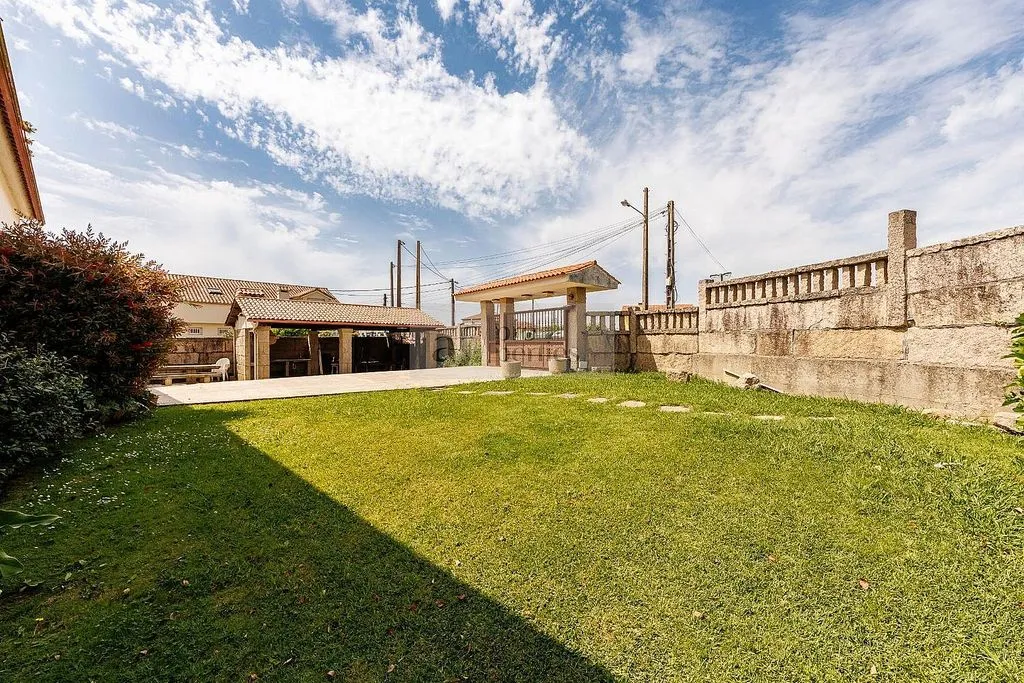 Garden - Chalet with Terrace and Sea View in Nigrán