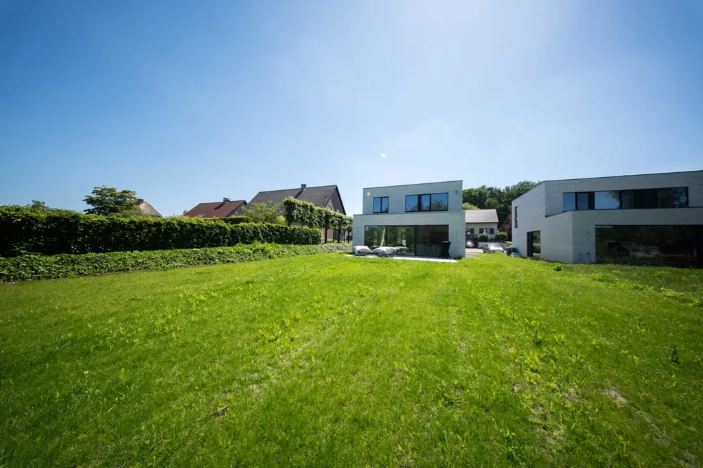 Aed - Penthouse with Garden in Gijmel