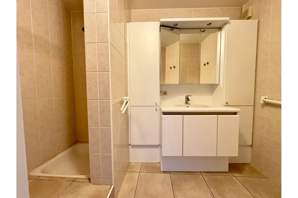 Bagni - Light-Filled Apartment with Terrace in Gistel