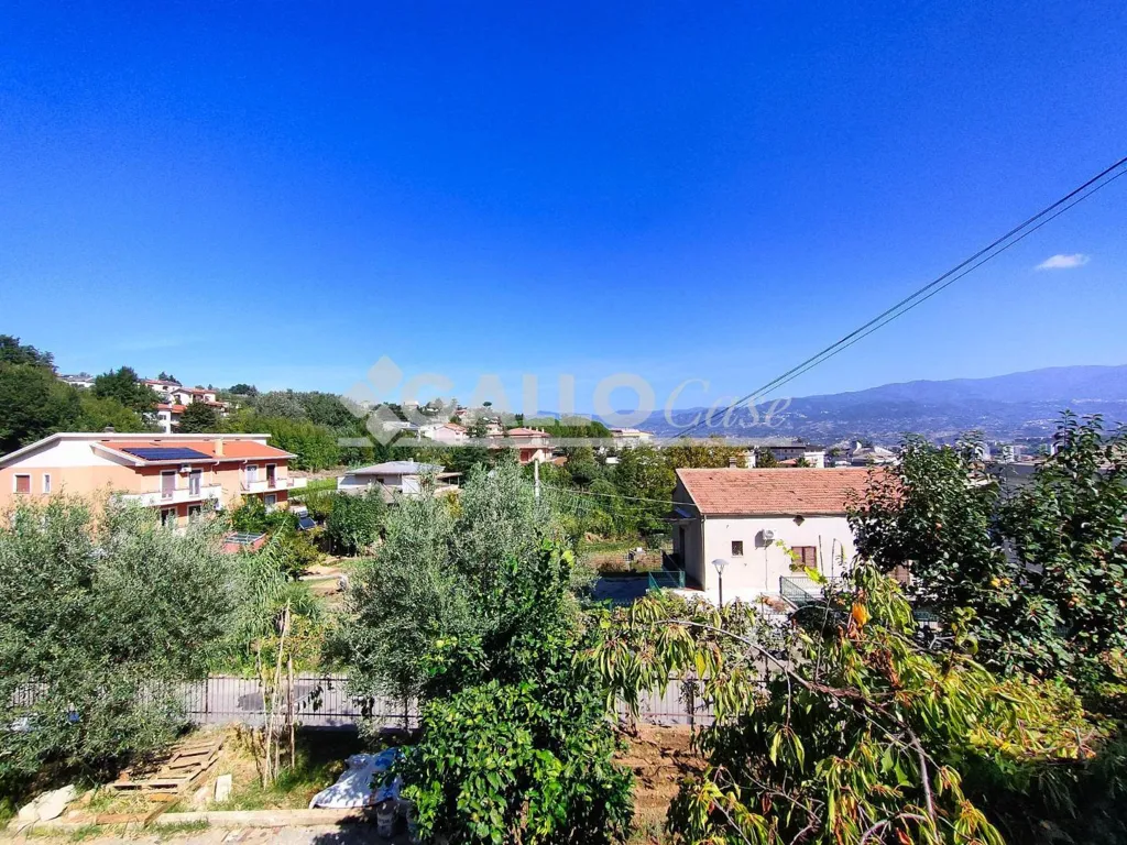 Jardin - Two-Level Villa with Courtyard in Castrolibero