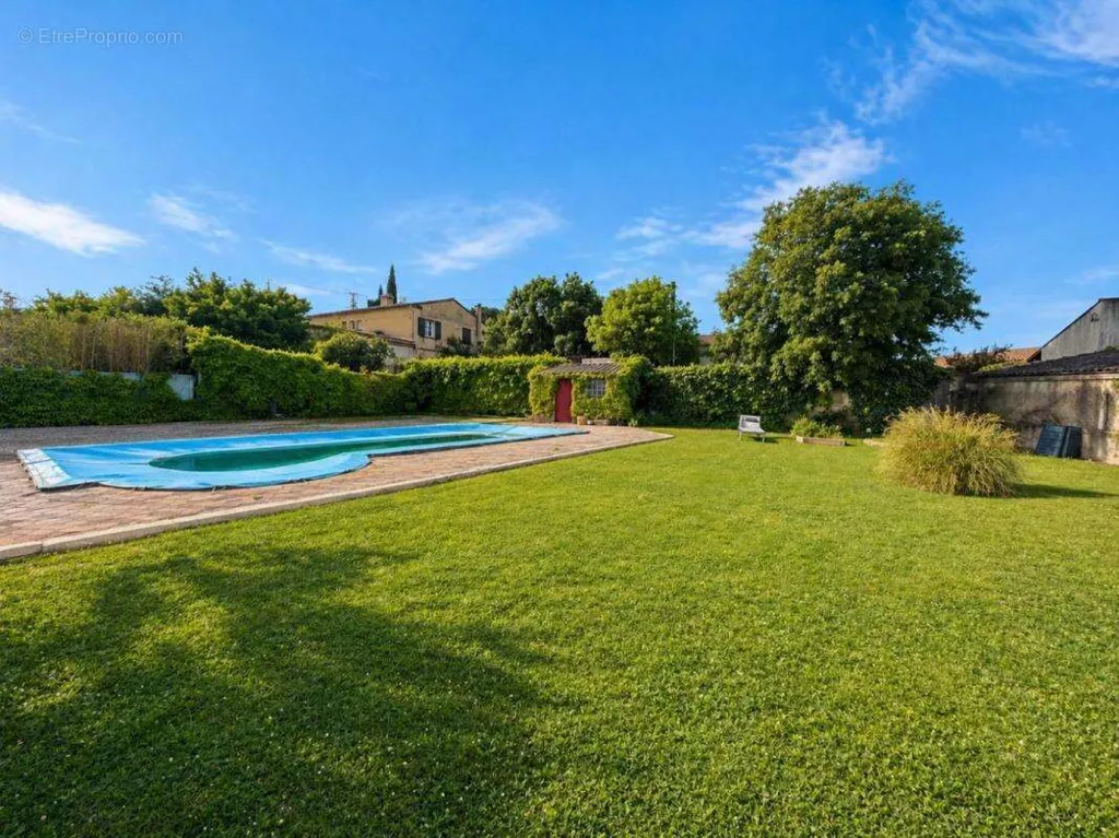 Jardin - Terrain avec Piscine à La Calmette