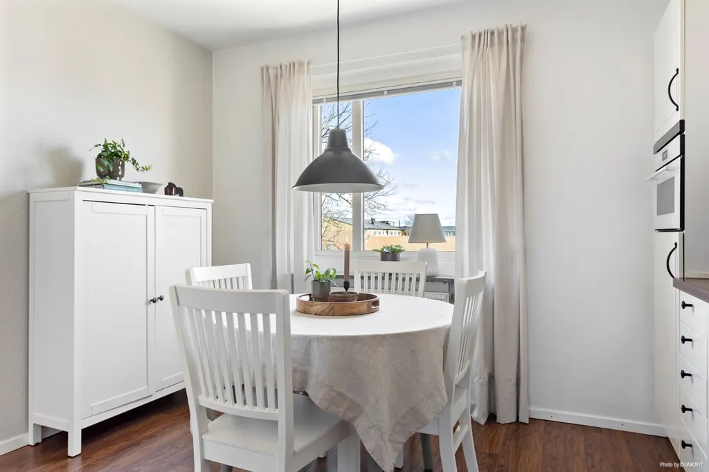 Söögituba - Apartment with Glass Balcony in Karlstad