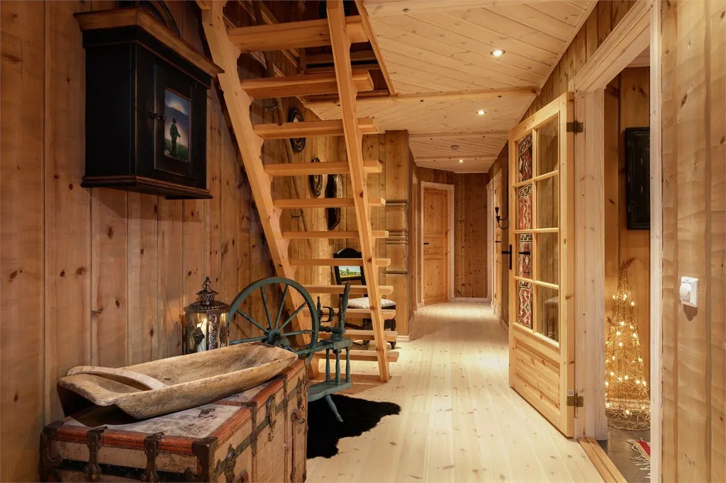 hallway_entrance
