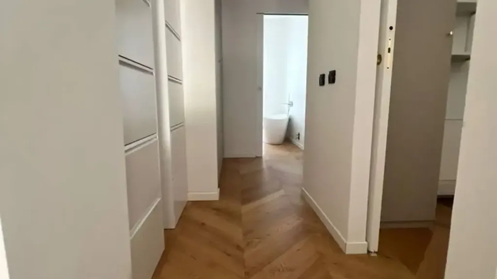 hallway_entrance
