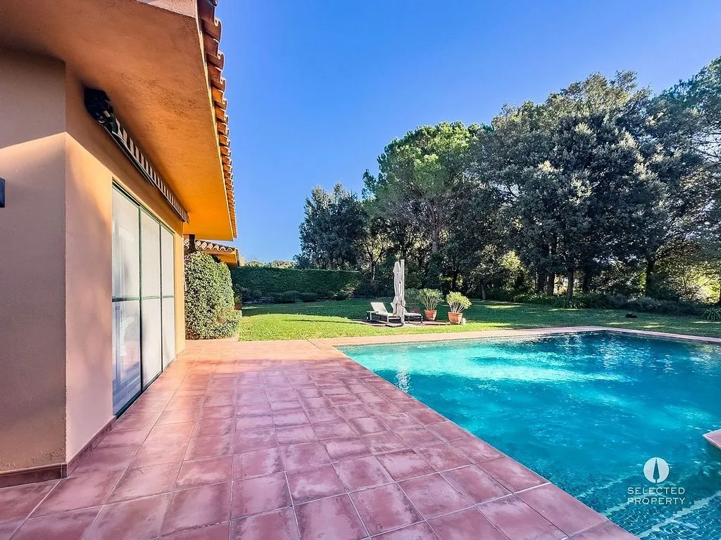Piscine - Luxury Villa with Golf Views in Navata