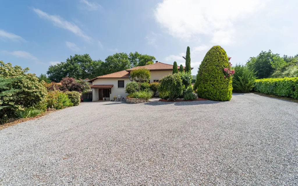 Välivaade - House with Pool and Garden in Buanes