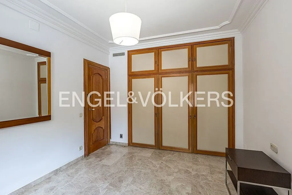 Flur - Señorial House with Pool in Sant Just Desvern