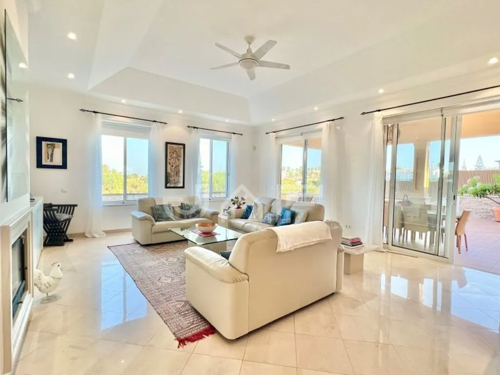 Elutuba - Algarvian Style Villa with Pool in Albufeira