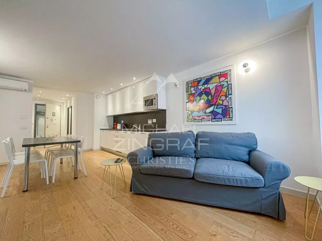 Séjour - Appartement T3 Rénové au Centre de Cannes