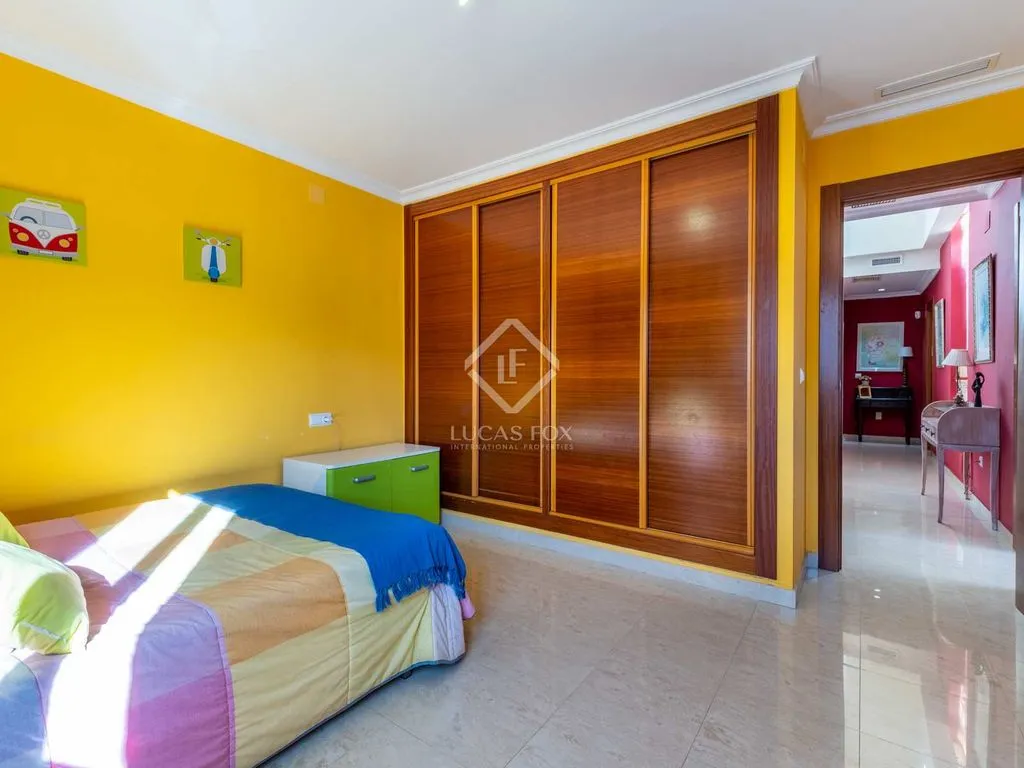 Magamistoad - Luxury Villa with Pool and Mountain View in Alicante
