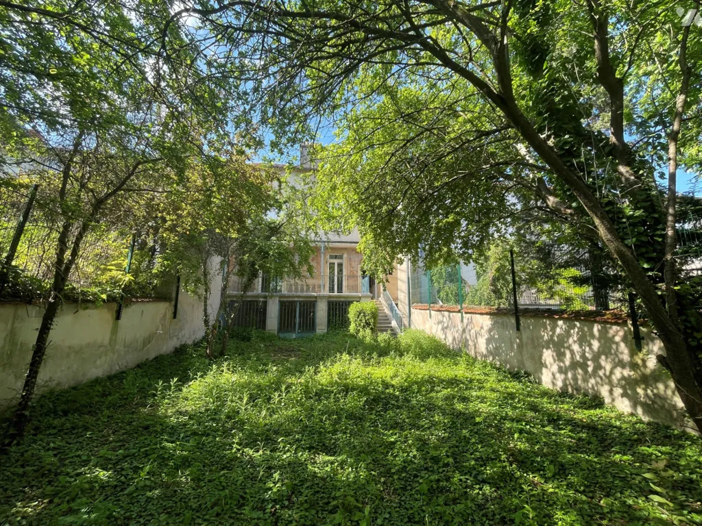 Jardin - Maison de maître avec jardin et terrasse à Nancy