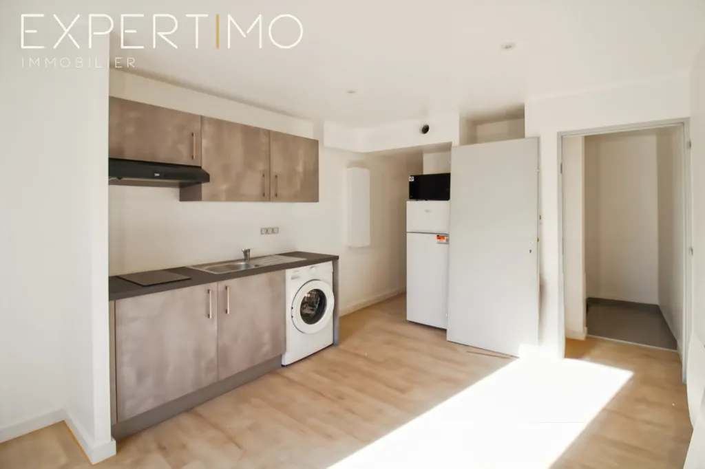 Kitchen - Rental Property with Commercial Space in Gap