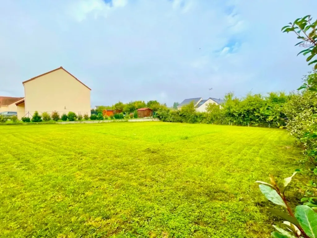 Giardino - Buildable Plot with Viability in La Genevraye