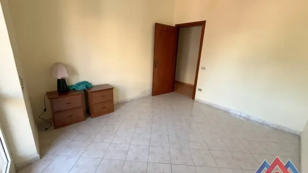 Pièces - Three-Bedroom Apartment with Balcony in Sora
