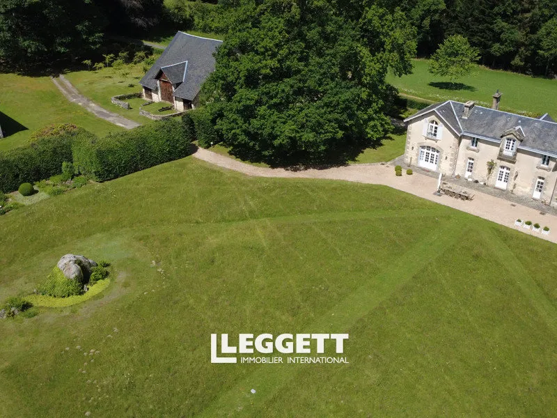 Vista aerea - Manor with Gîte in 7-hectare Park