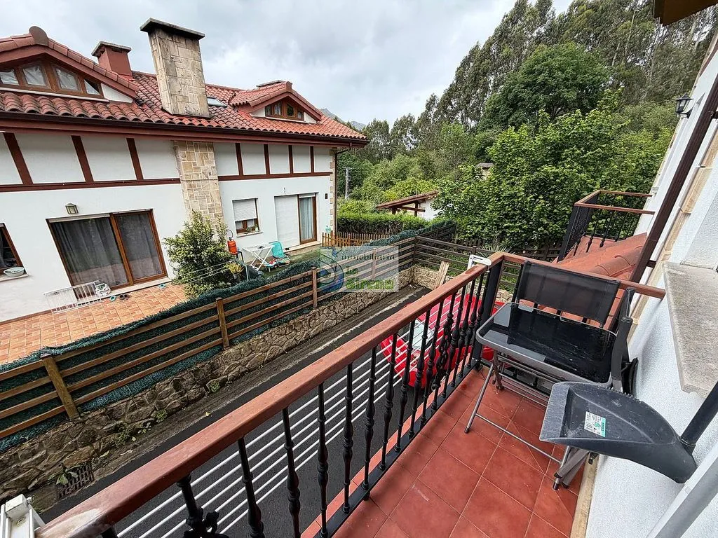 Rõdu - Semi-detached House with Pool in Guriezo