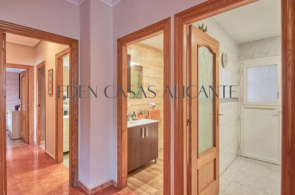 Esik - Classic Chalet with Pool in Mutxamel