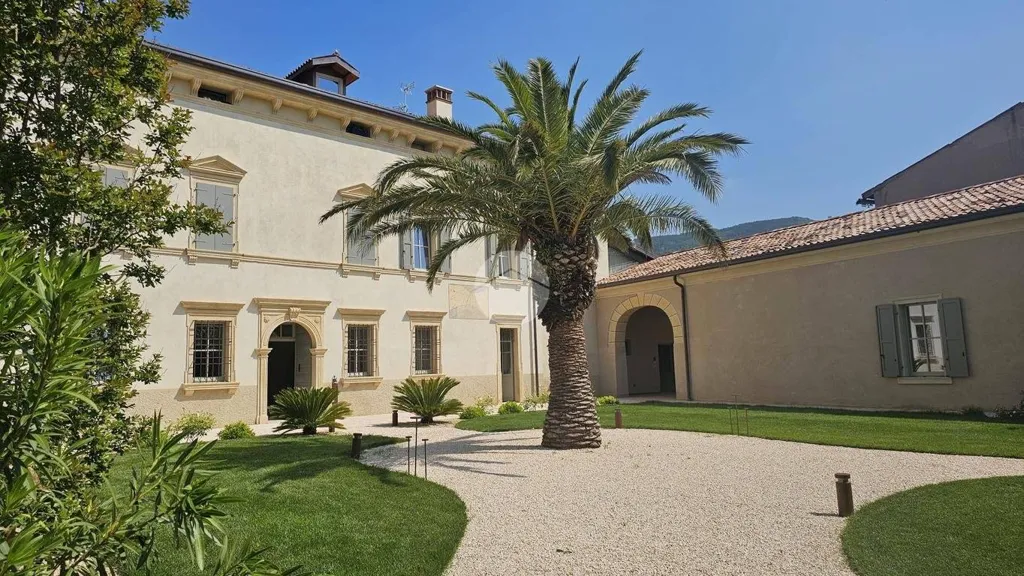 Välivaade - Arched Monolocale in Historic Villa, Tregnago