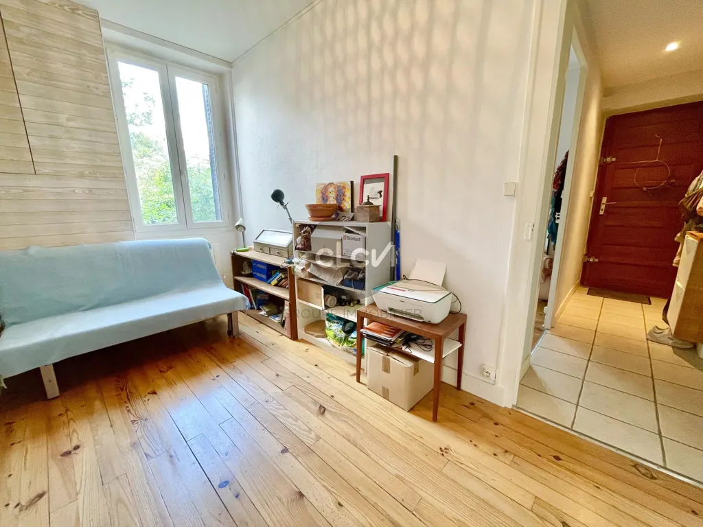 Living Room - T3 Garden Level Flat with Private Garden in Lyon