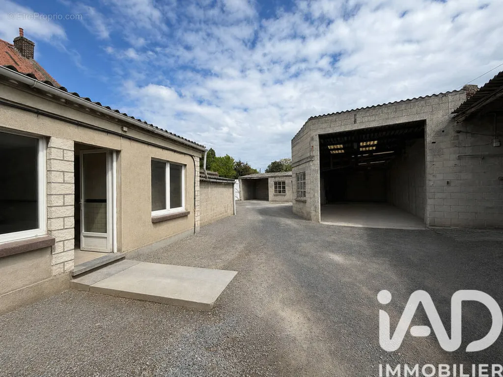 Esterno - Commercial Space with Multiple Units in Marchiennes