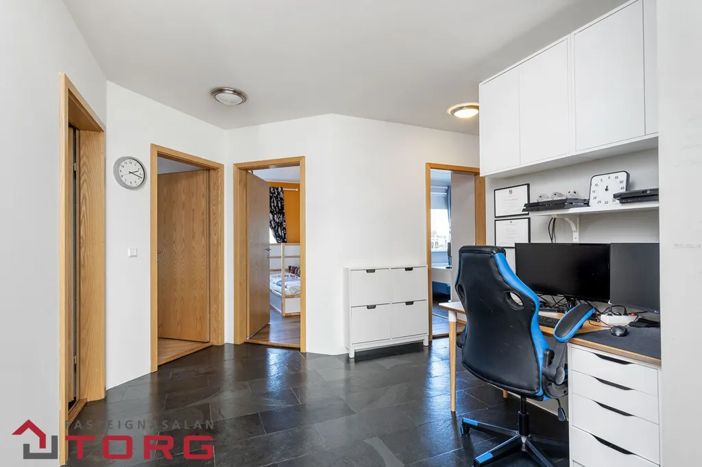Bureau - Appartement 5 pièces à Hafnarfjörður