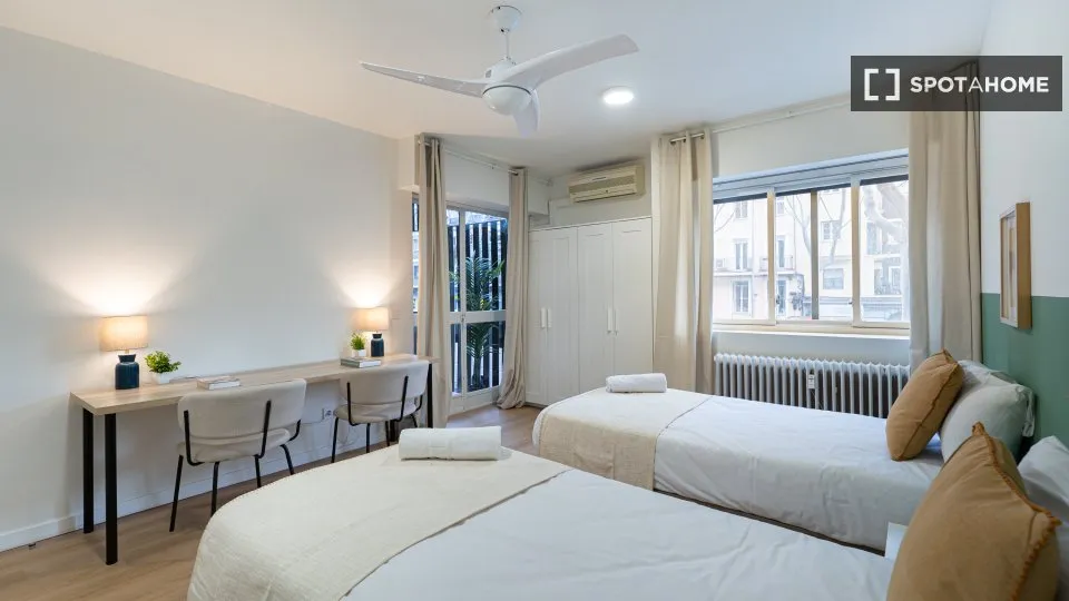 Camere da letto - Shared Apartment with Terrace in Pacífico, Madrid