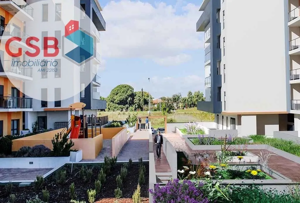 Jardin - New 3-Bed Flat with Balconies in Seixal