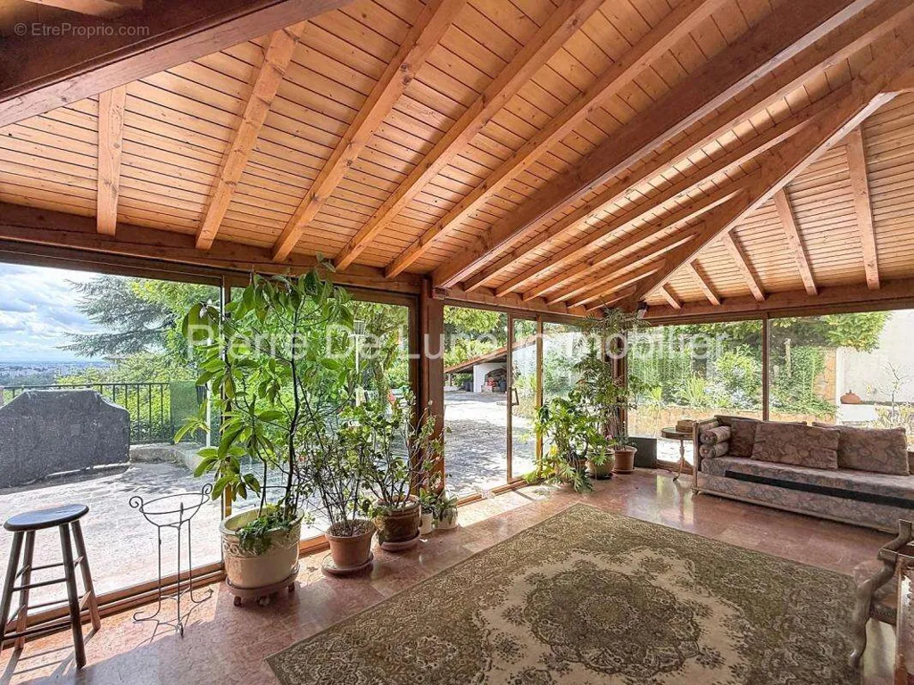 Terrazza - Character House with Panoramic View in Caluire-et-Cuire