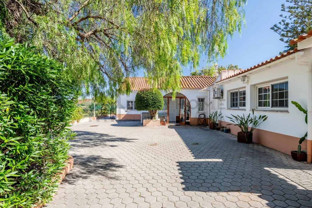 Aed - Detached House with Pool in Silves