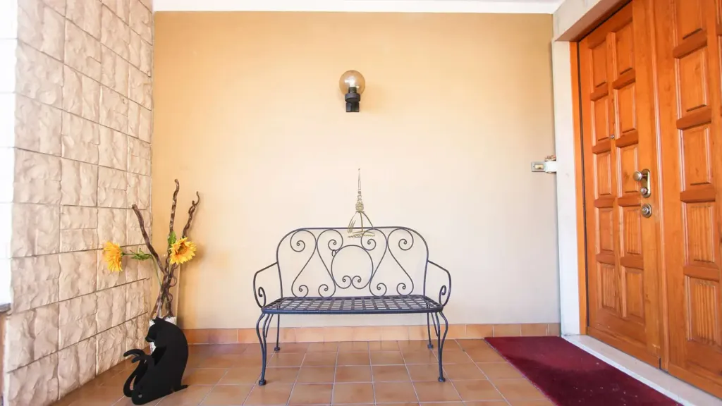 Hallway - Apartment with Private Garden in Moncalieri