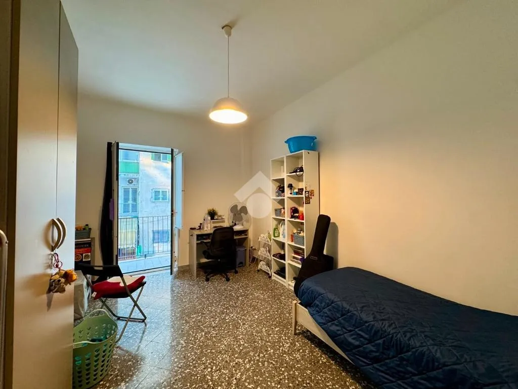 Chambres - 3-Bedroom Apartment with Balcony in Bari