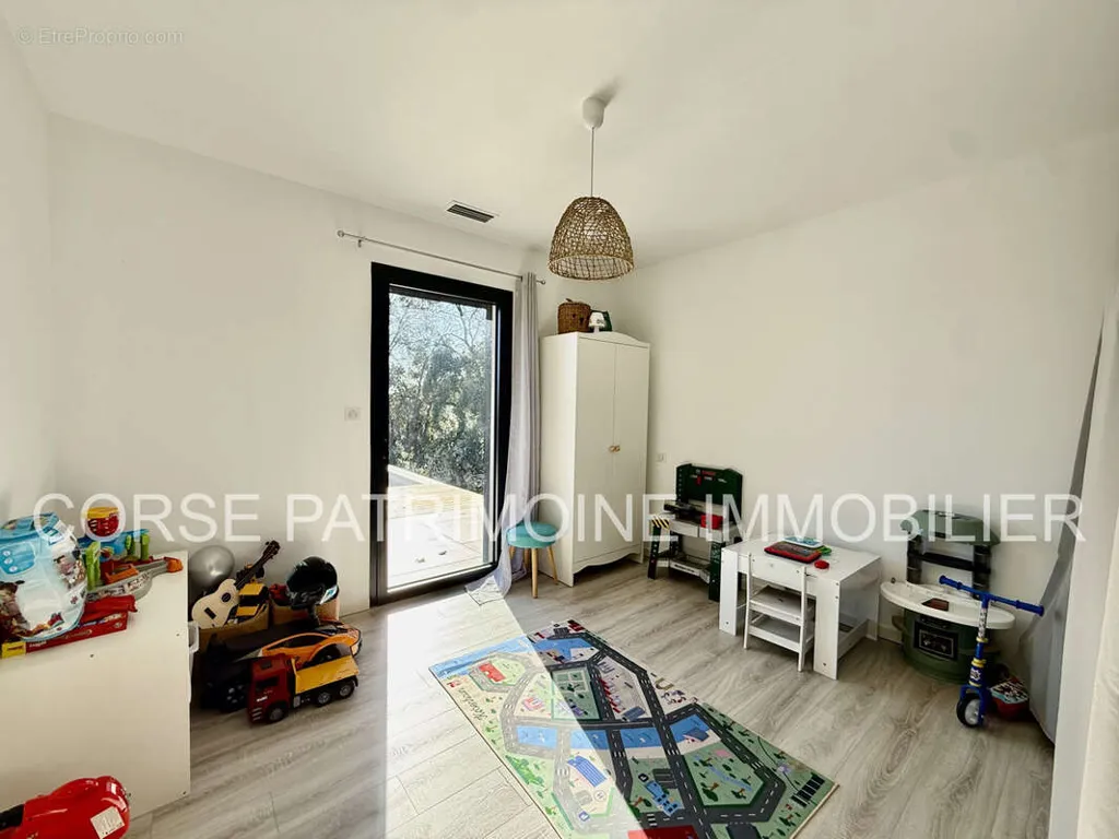 Chambres - Villa Moderne avec Piscine à Cervione