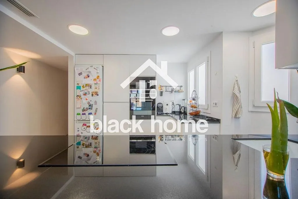 Cuisine - Apartment with Terrace in Patraix, Valencia