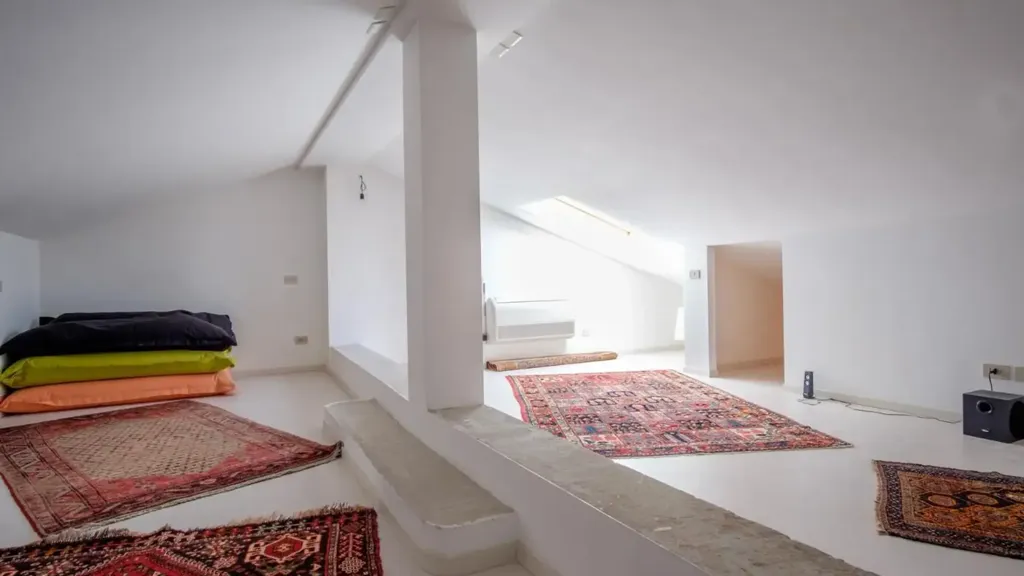 Pièces - Fully Rented Apartment with Balcony in Florence