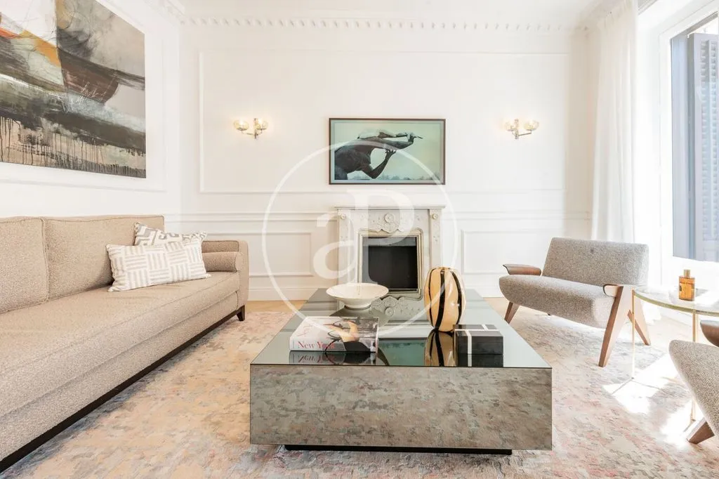 Soggiorno - Refurbished Flat with Balcony in Chueca, Madrid