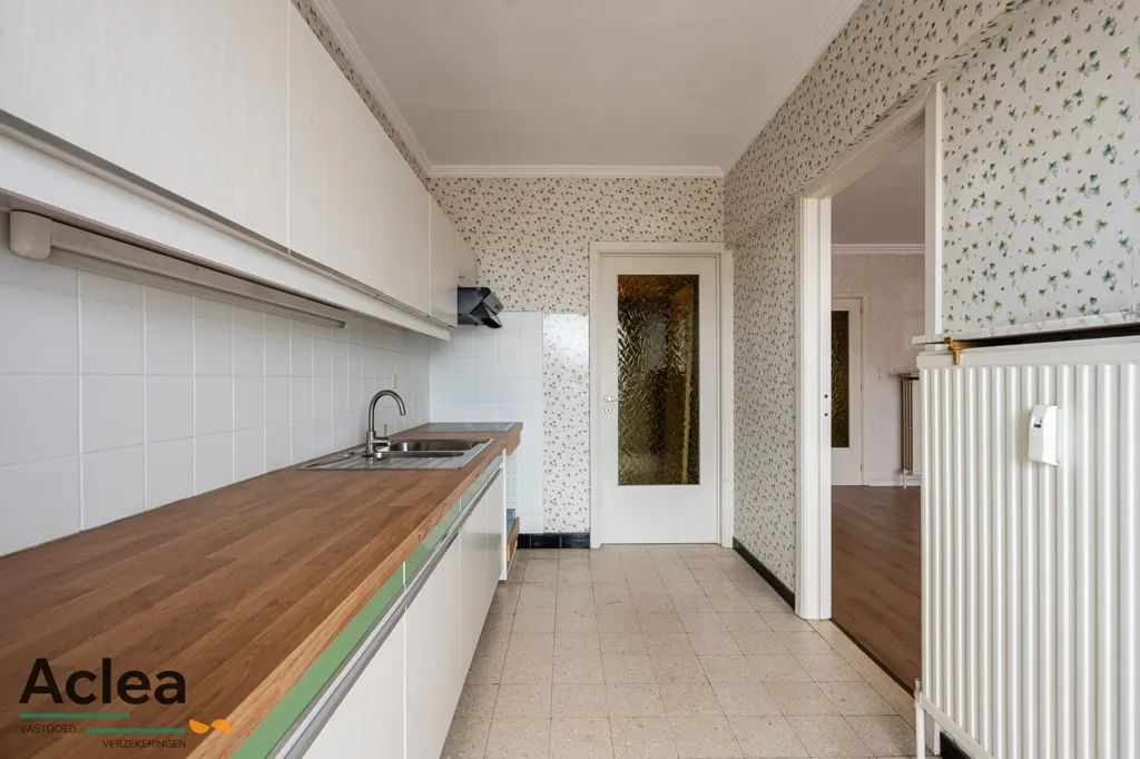 Cuisine - Appartement avec Balcon et Vue sur l'Église à Eeklo